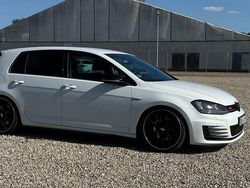 Weiß Gebraucht 2015 VW Golf VII GTI Limousine | 13.700 € (Fairer Preis)
