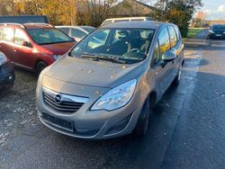 Braun Gebraucht 2013 Opel Meriva Innovation Van / Kleinbus | 2.000 € (Fairer Preis)