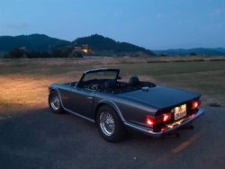 Grau Gebraucht 1976 Triumph TR6 Cabrio | 24.000 €