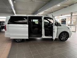 Bergkristallweiss Gebraucht 2021 Mercedes V250 AMG line Van / Kleinbus | 43.999 € (Guter Preis)
