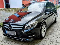 Schwarz Gebraucht 2016 Mercedes B180 Van / Kleinbus | 14.800 € (Fairer Preis)