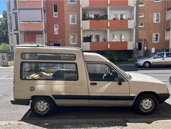 Beige Gebraucht 1989 Renault Rapid Van / Kleinbus | 4.900 €