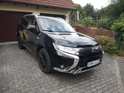 Schwarz Gebraucht 2021 Mitsubishi Outlander P-HEV SUV | 22.900 € (Guter Preis)