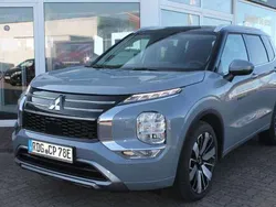 Mondsteingrau / pantherschwa Neu 2025 Mitsubishi Outlander P-HEV Top SUV | 60.900 €