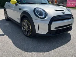 Weiß Gebraucht 2022 Mini Cooper SE Classic Kleinwagen | 16.300 € (Superpreis)