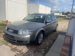Grau Gebraucht 2002 Audi A4 Kombi | 2.200 € (Fairer Preis)