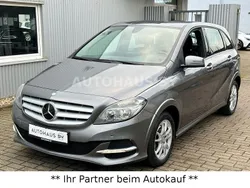 Grau Gebraucht 2015 Mercedes B200 Van / Kleinbus | 9.950 € (Fairer Preis)