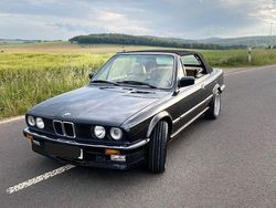 Schwarz Gebraucht 1988 BMW 325 Cabriolet Basis Cabrio | 17.000 €