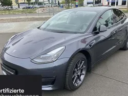 Silber Gebraucht 2022 Tesla Model 3 Long Range Limousine | 38.500 €