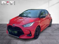 Coral/ black mica (metallic) Gebraucht 2020 Toyota Yaris Hybrid Edition Kleinwagen | 18.240 € (Fairer Preis)