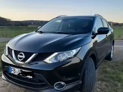 Schwarz Gebraucht 2015 Nissan Qashqai Tekna SUV | 14.000 € (Fairer Preis)