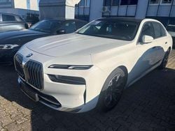 Weiß (alpinweiss ) Gebraucht 2024 BMW 740 Sport Line Limousine | 84.900 € (Etwas zu teuer)