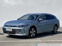 Oyster silver metallic Gebraucht 2024 VW Passat Business Kombi | 36.750 € (Guter Preis)
