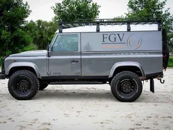 Grau Gebraucht 2014 Land Rover Defender SUV | 51.200 € (Fairer Preis)