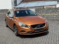 Orange Gebraucht 2011 Volvo V60 R-Design Kombi | 11.999 € (Etwas zu teuer)