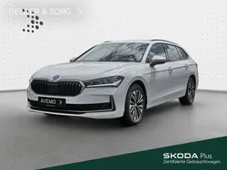 Purity weiss Gebraucht 2024 Skoda Superb Selection Kombi | 38.990 €