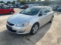 Silber Gebraucht 2012 Opel Astra Design Edition Kombi | 1.900 € (Guter Preis)