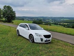Weiß Gebraucht 2011 Opel Insignia OPC Kombi | 6.500 € (Fairer Preis)