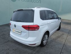 Weiß Gebraucht 2019 VW Touran Highline Van / Kleinbus | 25.300 € (Fairer Preis)