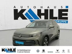 Grün Gebraucht 2024 VW Tiguan Elegance SUV | 49.990 € (Guter Preis)