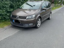 Braun Gebraucht 2011 VW Touran Highline Van / Kleinbus | 7.750 € (Fairer Preis)