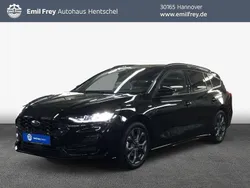 Schwarz Gebraucht 2023 Ford Focus ST-Line Limousine | 24.428 € (Fairer Preis)