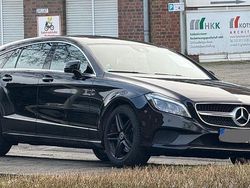 Schwarz Gebraucht 2017 Mercedes CLS350 Shooting Brake Kombi | 27.900 € (Teuer)