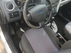 Silber Gebraucht 2006 Ford Fusion Kombi | 1.600 €