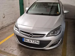 Silber Gebraucht 2015 Opel Astra Edition Limousine | 10.500 € (Fairer Preis)