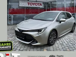 Precious silver Gebraucht 2023 Toyota Corolla Limousine | 24.490 € (Fairer Preis)