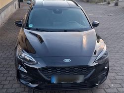 Schwarz Gebraucht 2018 Ford Focus ST-Line Kombi | 15.200 € (Etwas zu teuer)