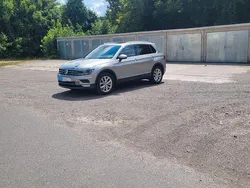 Silber Gebraucht 2016 VW Tiguan Highline SUV | 17.100 € (Fairer Preis)