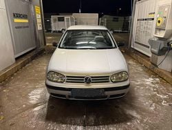 Silber Gebraucht 2002 VW Golf IV Limousine | 900 € (Guter Preis)