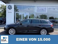 Schwarz metallic Gebraucht 2021 Skoda Octavia Kombi | 28.830 €