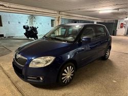Blau Gebraucht 2009 Skoda Fabia Kleinwagen | 2.500 € (Fairer Preis)