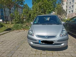 Grau Gebraucht 2004 Honda Jazz ES Kleinwagen | 2.500 € (Fairer Preis)