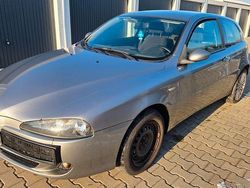 Grau Gebraucht 2007 Alfa Romeo 147 Distinctive Kleinwagen | 1.490 € (Superpreis)