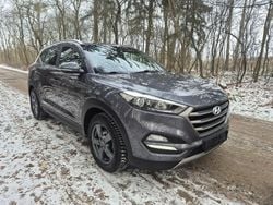 Grau Gebraucht 2016 Hyundai Tucson SUV | 13.400 € (Guter Preis)