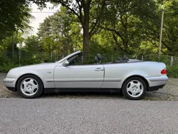 Silber Gebraucht 1998 Mercedes CLK230 Elegance Cabrio | 5.555 €