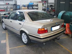 Gold Gebraucht 1993 BMW 320 Limousine | 4.888 €