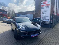 Schwarz metallic Gebraucht 2012 Porsche Cayenne SUV | 26.499 € (Fairer Preis)