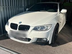 Weiß Gebraucht 2011 BMW 330 Cabriolet M Sport Cabrio | 12.000 € (Superpreis)