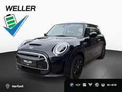 Midnight black ii (schwarz) Gebraucht 2022 Mini Cooper SE Classic Kleinwagen | 17.490 € (Fairer Preis)