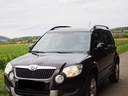 Schwarz Gebraucht 2012 Skoda Yeti Ambition SUV | 5.900 € (Guter Preis)