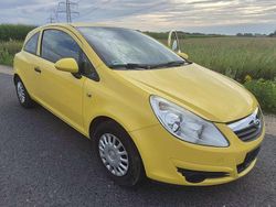 Gelb Gebraucht 2010 Opel Corsa Limousine | 3.678 € (Fairer Preis)