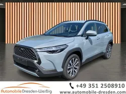 Grau Gebraucht 2024 Toyota Corolla Cross Team SUV | 33.980 € (Guter Preis)