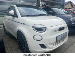 Weiß Gebraucht 2023 Fiat 500e La Prima Cabrio | 27.770 € (Etwas zu teuer)