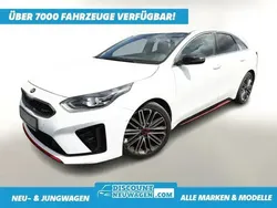 Delux weiß metallic Gebraucht 2021 Kia ProCeed GT 2 Kleinwagen | 26.911 € (Fairer Preis)