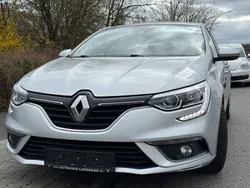 Grau Gebraucht 2016 Renault Mégane IV Experience Limousine | 8.399 € (Guter Preis)