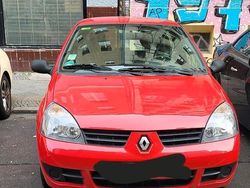 Rot Gebraucht 2006 Renault Clio II Kleinwagen | 1.800 € (Fairer Preis)